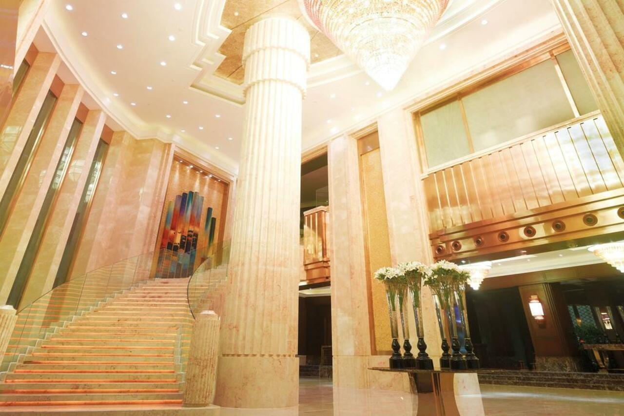 Optics Valley Kingdom Plaza Ухань Экстерьер фото