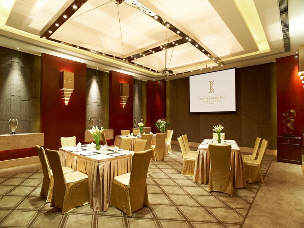 Optics Valley Kingdom Plaza Ухань Экстерьер фото